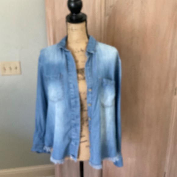 Anthropologie Cloth & Stone Chambray Button Down denim western boho summer layer - Picture 4 of 16